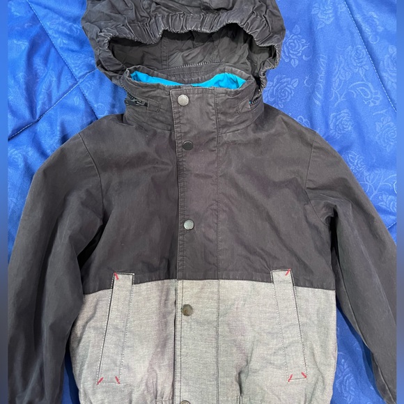 Hugo Boss jkt for 2/3 year old boy - Picture 3 of 3